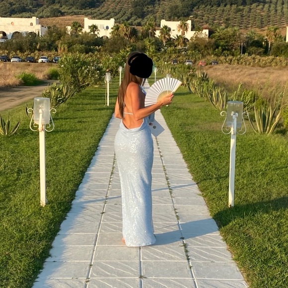 Meshki blue sequence gown - Picture 2 of 4